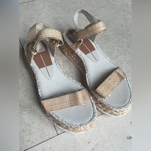 Dolce vita espadrille platform sandals. NWT.